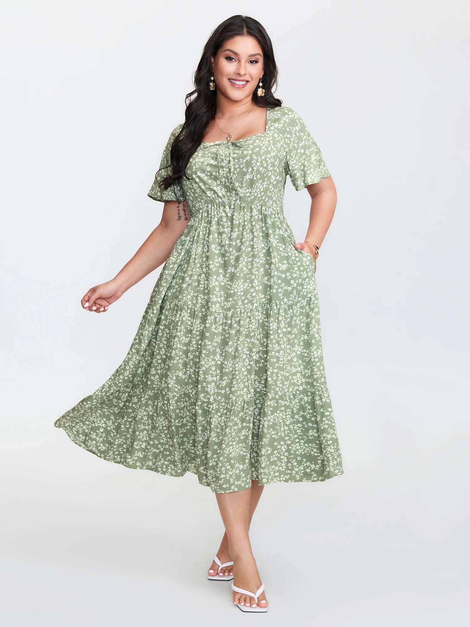 Ditsy Floral Sweetheart Drawstring Pocket Tiered Dress - Image 34