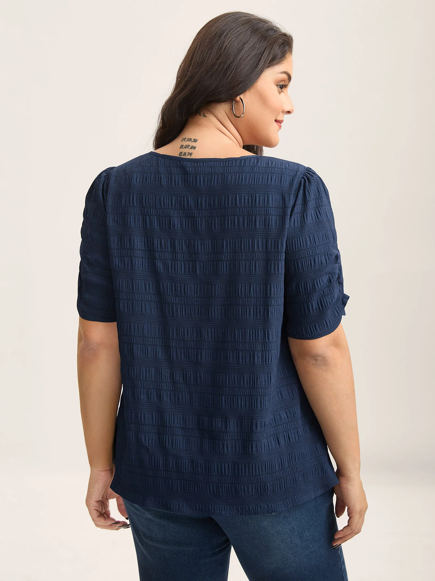 Textured Gathered Sleeve Split Neck Blouse - Image 4